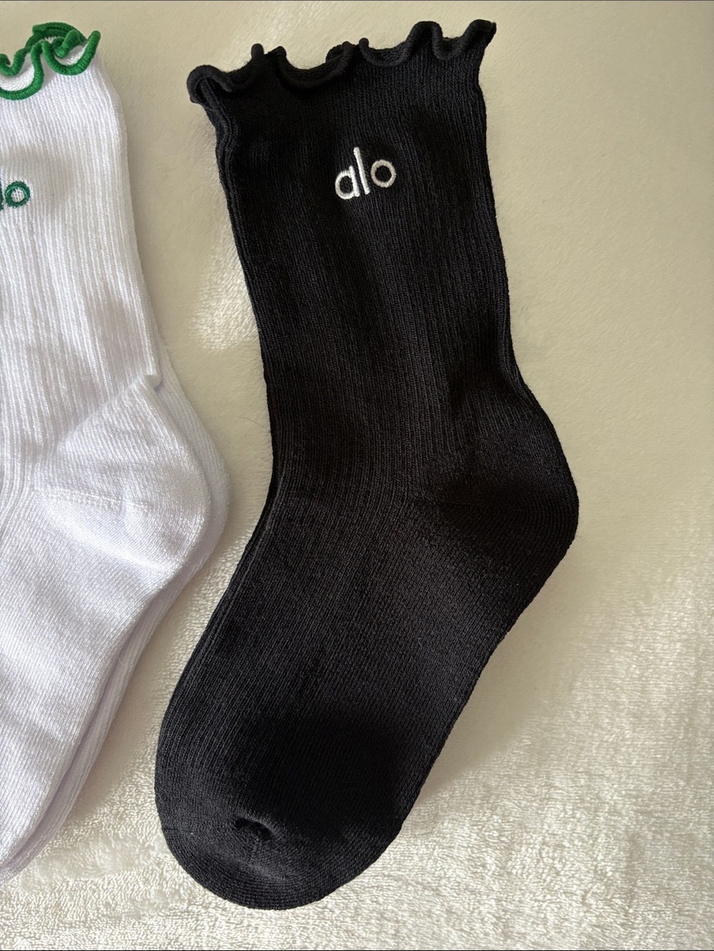 Alo Socks - Picture 5 of 11